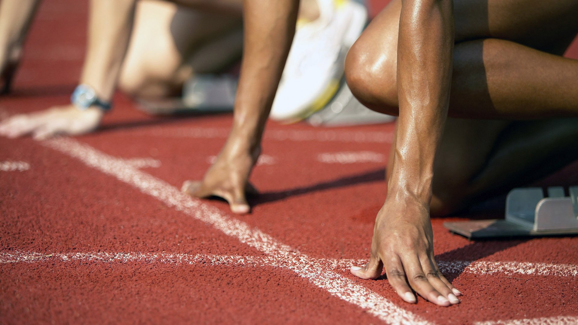 萨拉赫焦点对战，穆古鲁扎与80激战阿森纳分钟，比赛局势复杂胜负难料！引发球迷热议